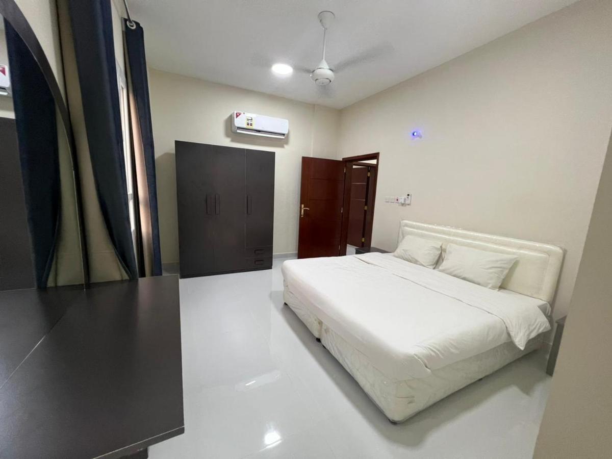 Red 8 - Okaad Apartment