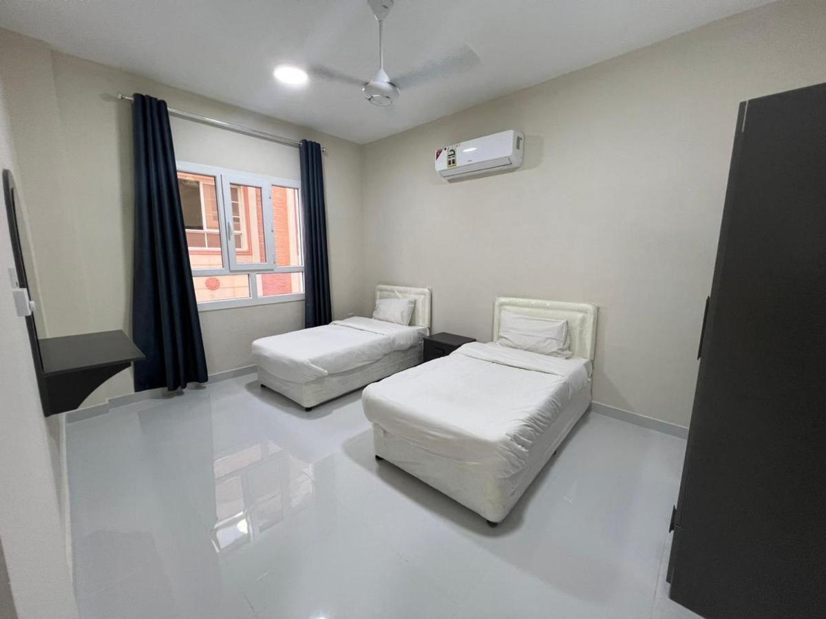 Red 8 - Okaad Apartment